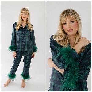 New! BON VIVIANN Daydreamer Ostrich Feather Pajamas Blue + Green Plaid 💚 Small